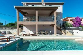 Villa Cvita with pool